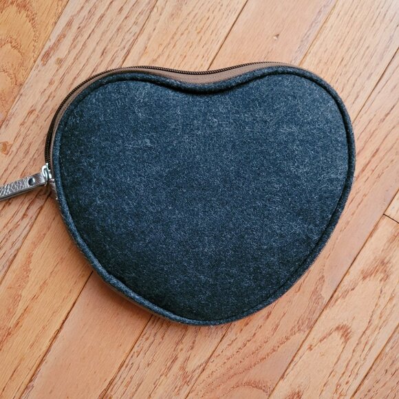 Heart-Shaped Gray Felt Bag - Picture 3 of 8